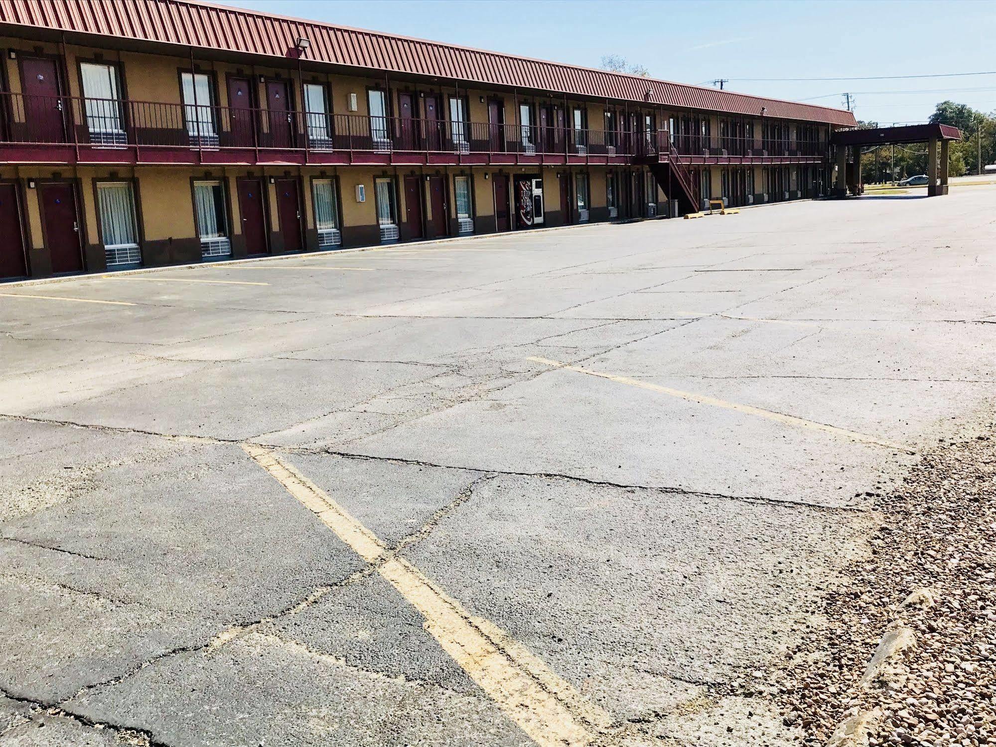 Motel Americas Value Inn-indianola Indianola